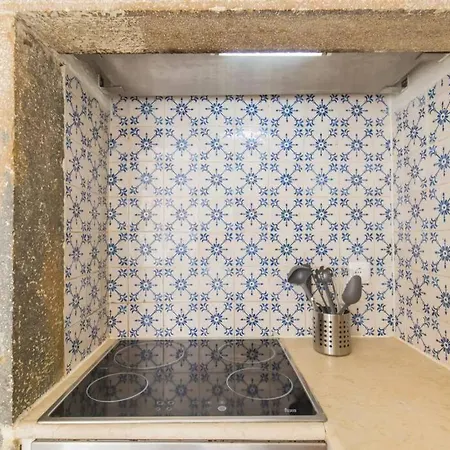 135 B - Alfama Renovated Charming Historic Flat Near Baixa * ליסבון