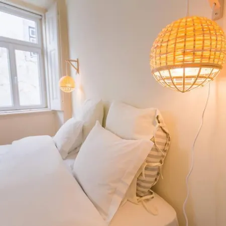 Alfama Renovated Charming Historic Flat Near Baixa