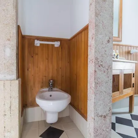 135 B - Alfama Renovated Charming Historic Flat Near Baixa Lägenhet Lisboa