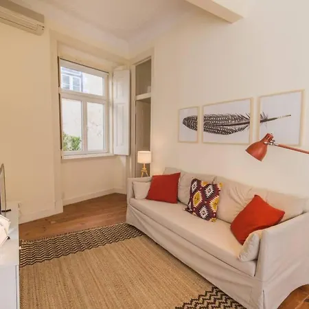 135 B - Alfama Renovated Charming Historic Flat Near Baixa