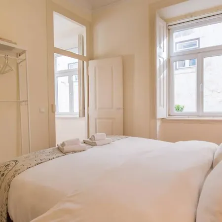 135 B - Alfama Renovated Charming Historic Flat Near Baixa Lägenhet Lisboa