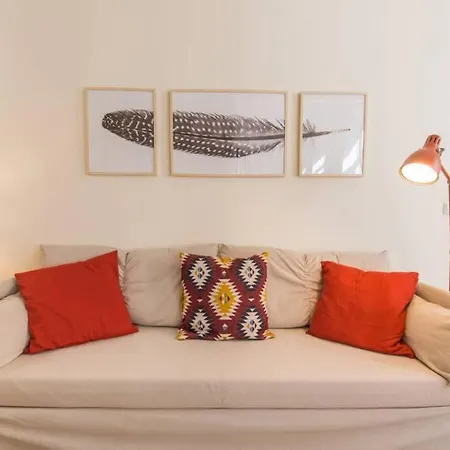 Alfama Renovated Charming Historic Flat Near Baixa *