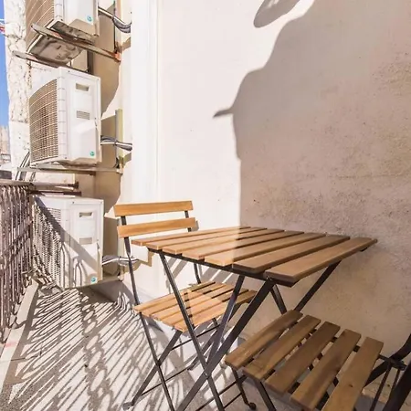 135 B - Alfama Renovated Charming Historic Flat Near Baixa * Lisboa