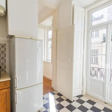 135 B - Alfama Renovated Charming Historic Flat Near Baixa Apartamento *